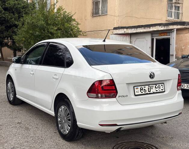 Volkswagen Polo 2018, 141,300 km - 1.6 л - Bakı