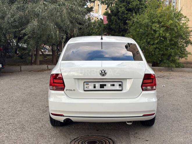 Volkswagen Polo 2018, 141,300 km - 1.6 л - Bakı