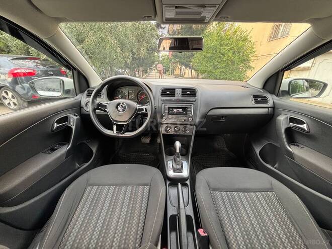 Volkswagen Polo 2018, 141,300 km - 1.6 л - Bakı