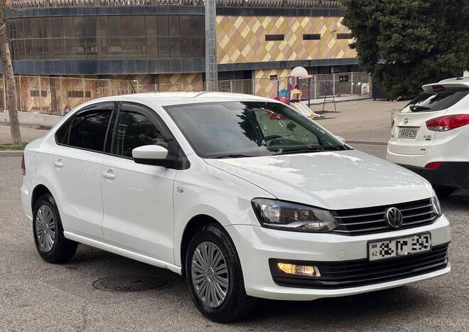 Volkswagen Polo 2018, 141,300 km - 1.6 л - Bakı