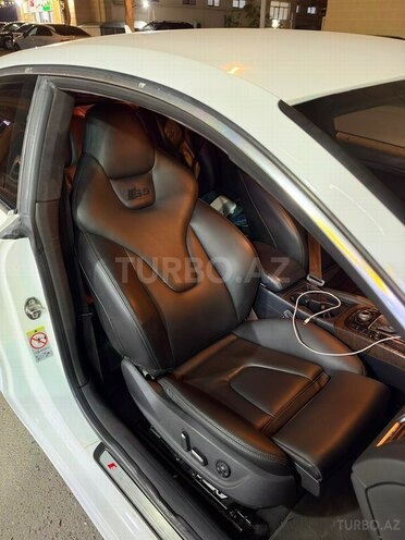 Audi S5 2009, 180,000 km - 4.2 l - Bakı