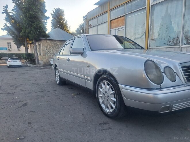 Mercedes E 290 1997, 571,258 km - 2.9 l - Şəki