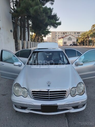 Mercedes C 230 2005, 439,000 km - 2.5 l - Bakı