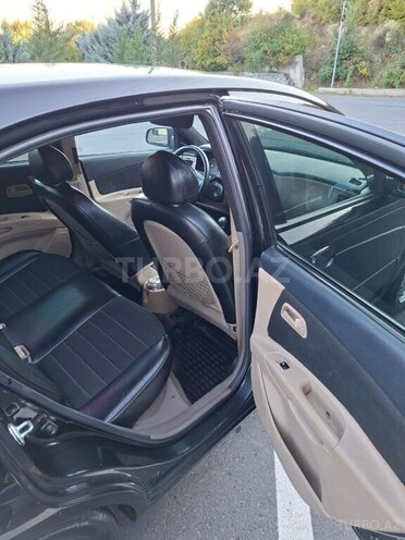 Kia Rio 2008, 242,300 km - 1.4 l - Şəki