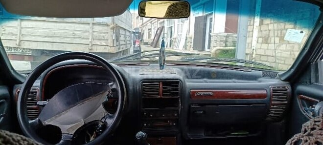 GAZ 31105 2004, 287,000 km - 2.3 л - Qusar