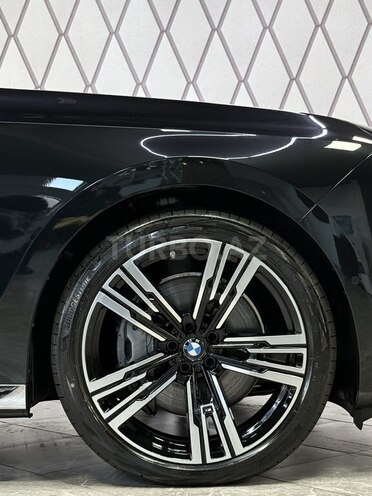 BMW 740 2025, 6,000 km - 3.0 l - Bakı