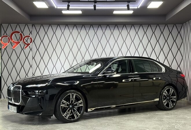 BMW 740 2025, 6,000 km - 3.0 l - Bakı