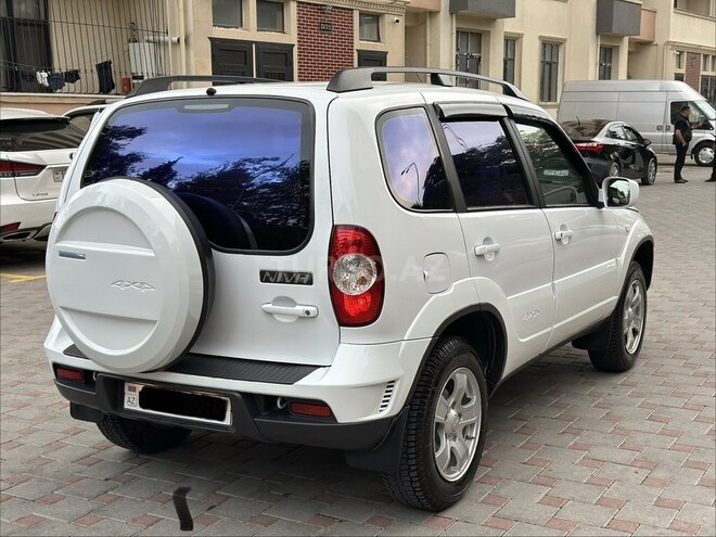 Chevrolet Niva 2011, 150,000 km - 1.7 л - Bakı