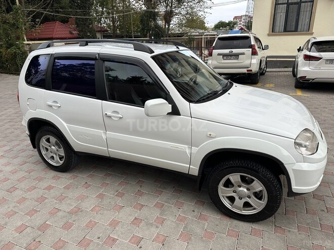 Chevrolet Niva 2011, 150,000 km - 1.7 л - Bakı