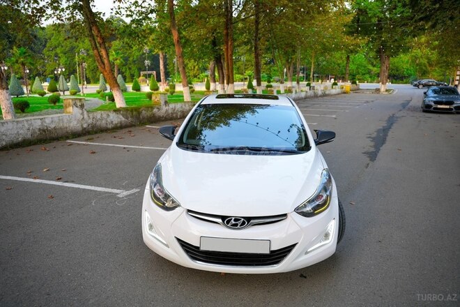Hyundai Avante 2015, 212,000 km - 1.6 l - Masallı