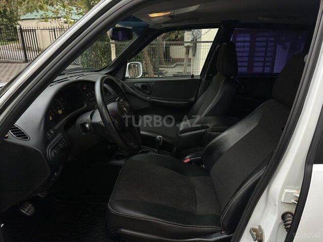 Chevrolet Niva 2011, 150,000 km - 1.7 л - Bakı