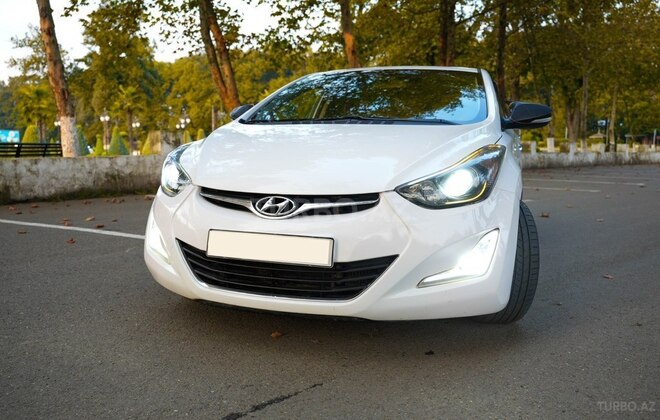 Hyundai Avante 2015, 212,000 km - 1.6 l - Masallı