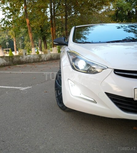 Hyundai Avante 2015, 212,000 km - 1.6 l - Masallı