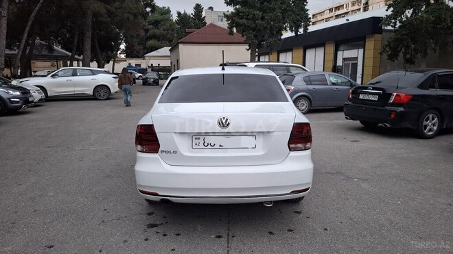 Volkswagen Polo 2018, 243,000 km - 1.6 l - Bakı