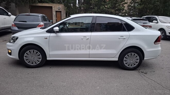 Volkswagen Polo 2018, 243,000 km - 1.6 l - Bakı