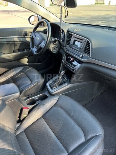Hyundai Elantra 2016, 220,000 km - 1.6 l - Gəncə