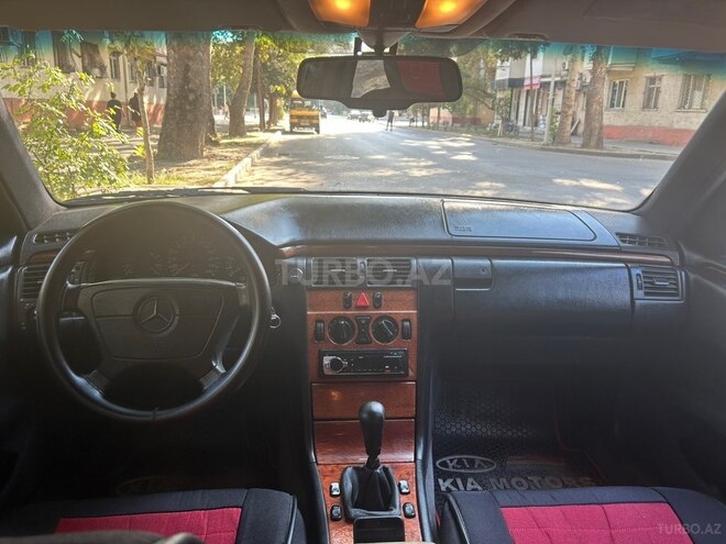 Mercedes E 200 1997, 280,000 km - 2.0 l - Mingəçevir