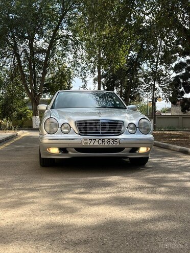 Mercedes E 200 1999, 445,454 km - 2.2 l - Biləsuvar