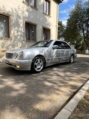 Mercedes E 200 1999, 445,454 km - 2.2 l - Biləsuvar