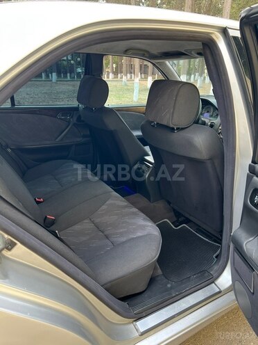Mercedes E 200 1999, 445,454 km - 2.2 l - Biləsuvar