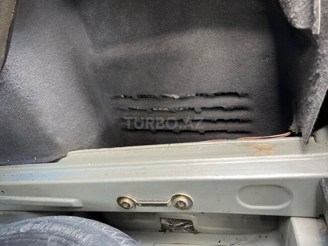 Mercedes E 200 1999, 445,454 km - 2.2 l - Biləsuvar