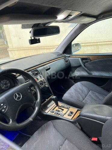 Mercedes E 200 1999, 445,454 km - 2.2 l - Biləsuvar