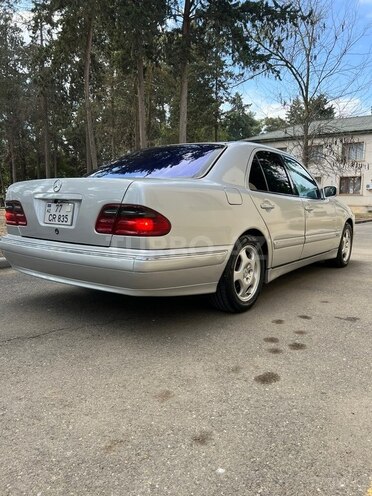 Mercedes E 200 1999, 445,454 km - 2.2 l - Biləsuvar