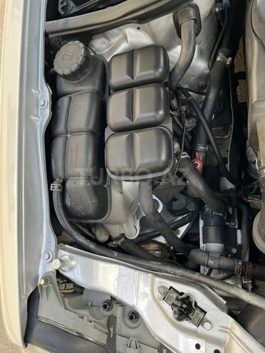 Mercedes E 200 1999, 445,454 km - 2.2 l - Biləsuvar