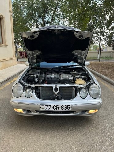 Mercedes E 200 1999, 445,454 km - 2.2 l - Biləsuvar