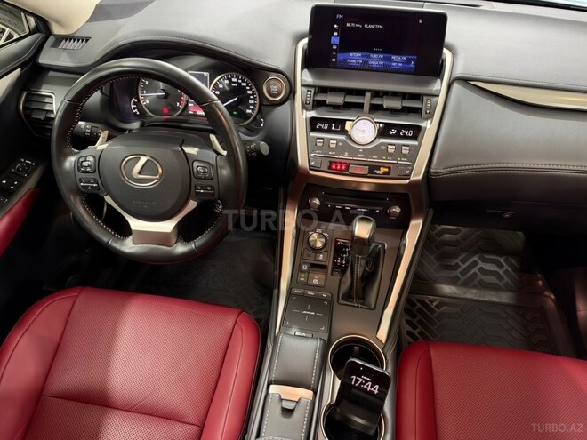 Lexus NX 300 2019, 32,600 km - 2.0 l - Bakı