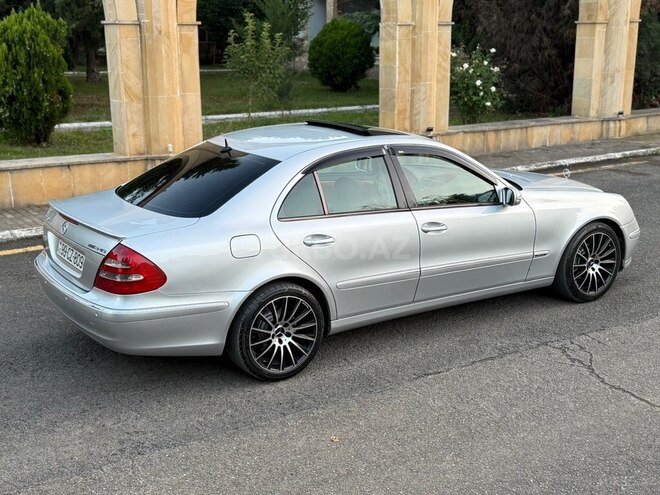Mercedes E 240 2002, 398,000 km - 2.6 l - Qazax