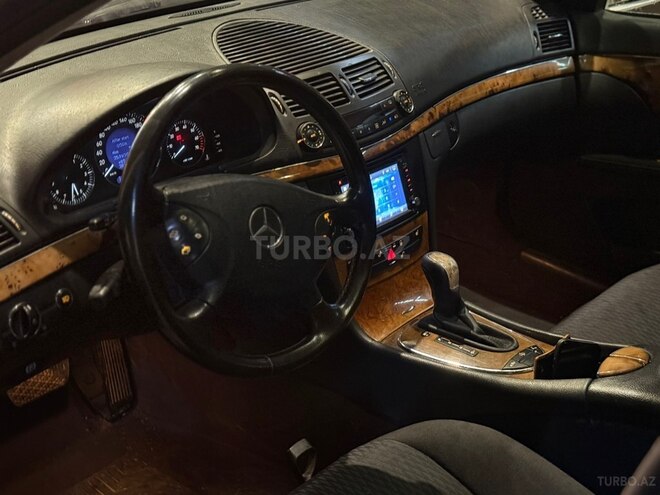 Mercedes E 240 2002, 398,000 km - 2.6 l - Qazax