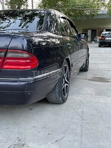 Mercedes E 240 1998, 410,312 km - 2.4 l - Kürdəmir