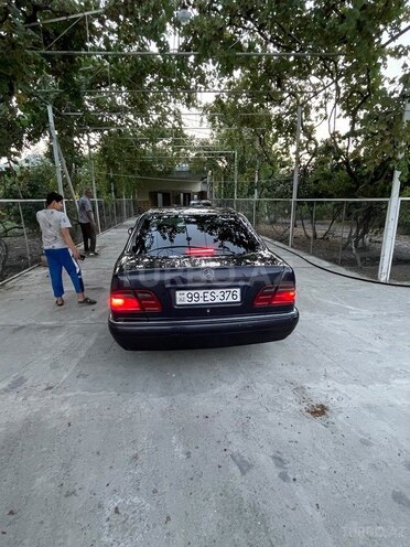 Mercedes E 240 1998, 410,312 km - 2.4 l - Kürdəmir