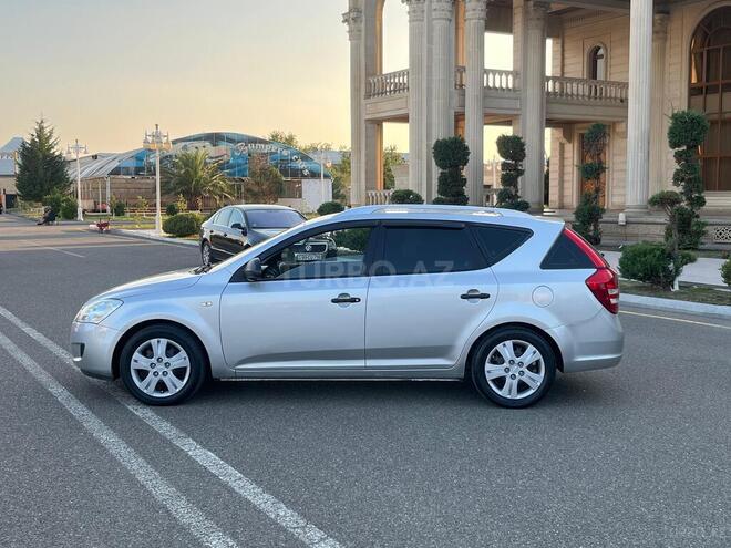 Kia  2008, 280,000 km - 1.4 l - Ucar