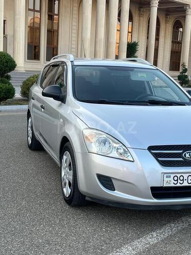 Kia  2008, 280,000 km - 1.4 l - Ucar