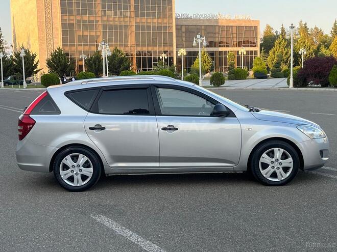 Kia  2008, 280,000 km - 1.4 l - Ucar