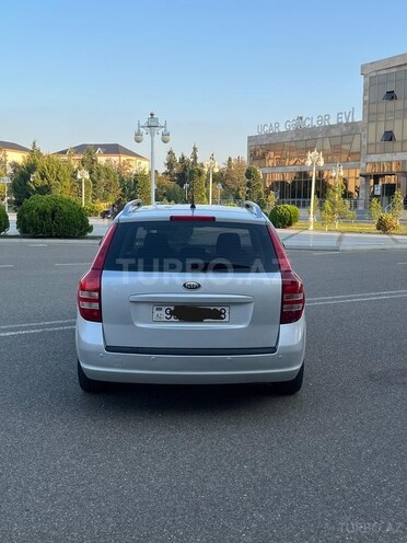 Kia  2008, 280,000 km - 1.4 l - Ucar