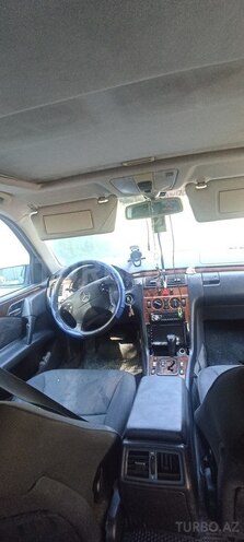 Mercedes E 280 1999, 613,585 km - 2.8 л - Şəki