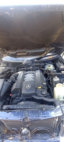 Mercedes E 280 1999, 613,585 km - 2.8 л - Şəki