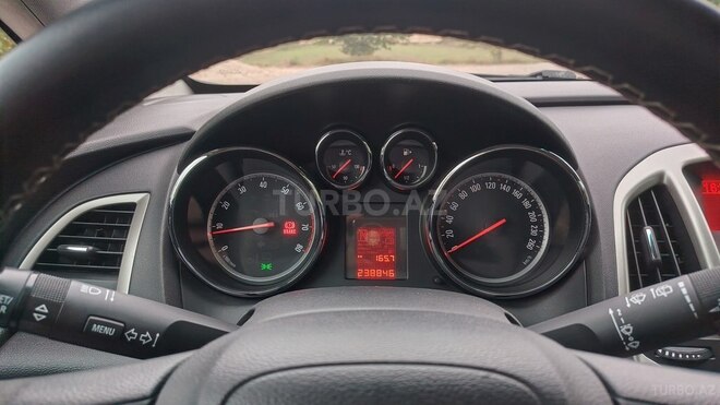 Opel Astra 2011, 238,000 km - 1.4 л - Qusar