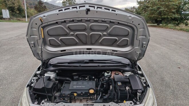 Opel Astra 2011, 238,000 km - 1.4 л - Qusar