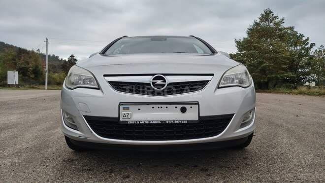 Opel Astra 2011, 238,000 km - 1.4 л - Qusar