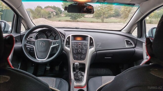 Opel Astra 2011, 238,000 km - 1.4 л - Qusar