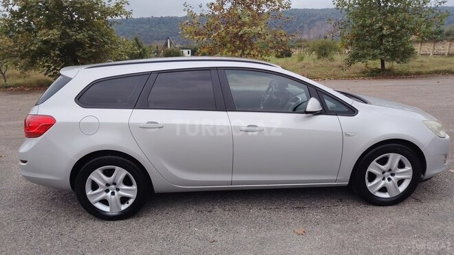 Opel Astra 2011, 238,000 km - 1.4 л - Qusar