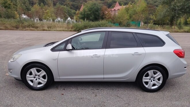 Opel Astra 2011, 238,000 km - 1.4 л - Qusar