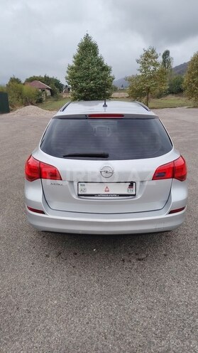 Opel Astra 2011, 238,000 km - 1.4 л - Qusar