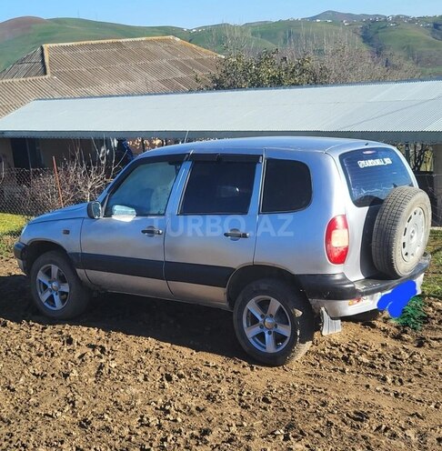 Chevrolet Niva 2004, 272,000 km - 1.7 l - Yardımlı