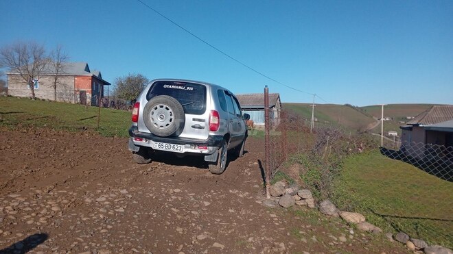 Chevrolet Niva 2004, 272,000 km - 1.7 l - Yardımlı
