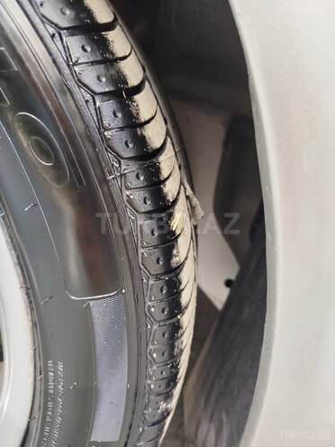 Mercedes E 220 2001, 500,000 km - 2.2 l - Qax